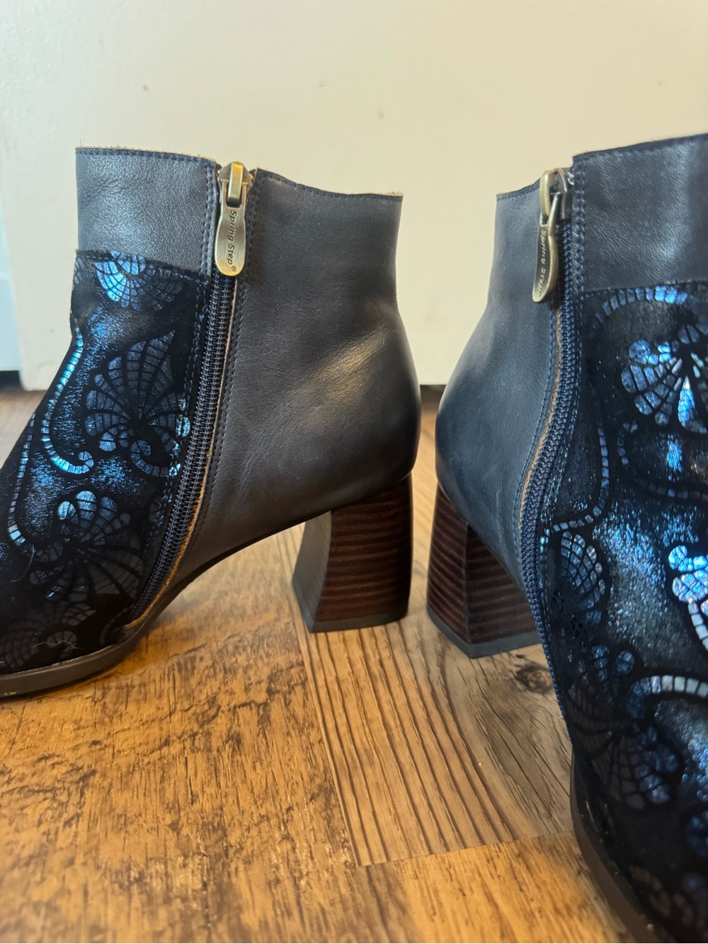 L’Artiste Women’s Heeled Navy Bootie - Size 37 - Picture 4 of 5